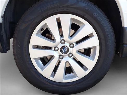 Used 2016 Subaru Outback 2.5i Premium AWD/4WD image 6