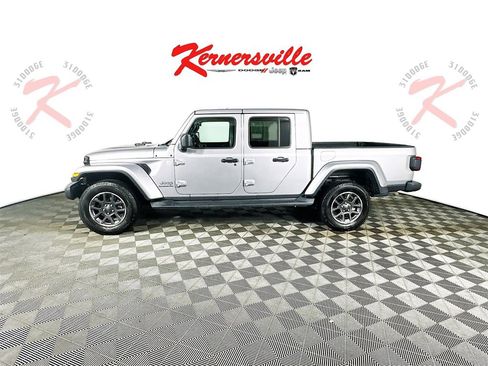 Used 2020 Jeep Gladiator Overland image 4