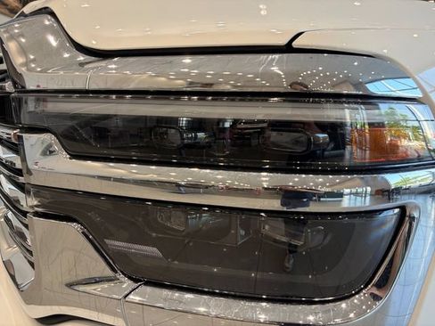 New 2026 RAM 2500 Laramie AWD/4WD image 9