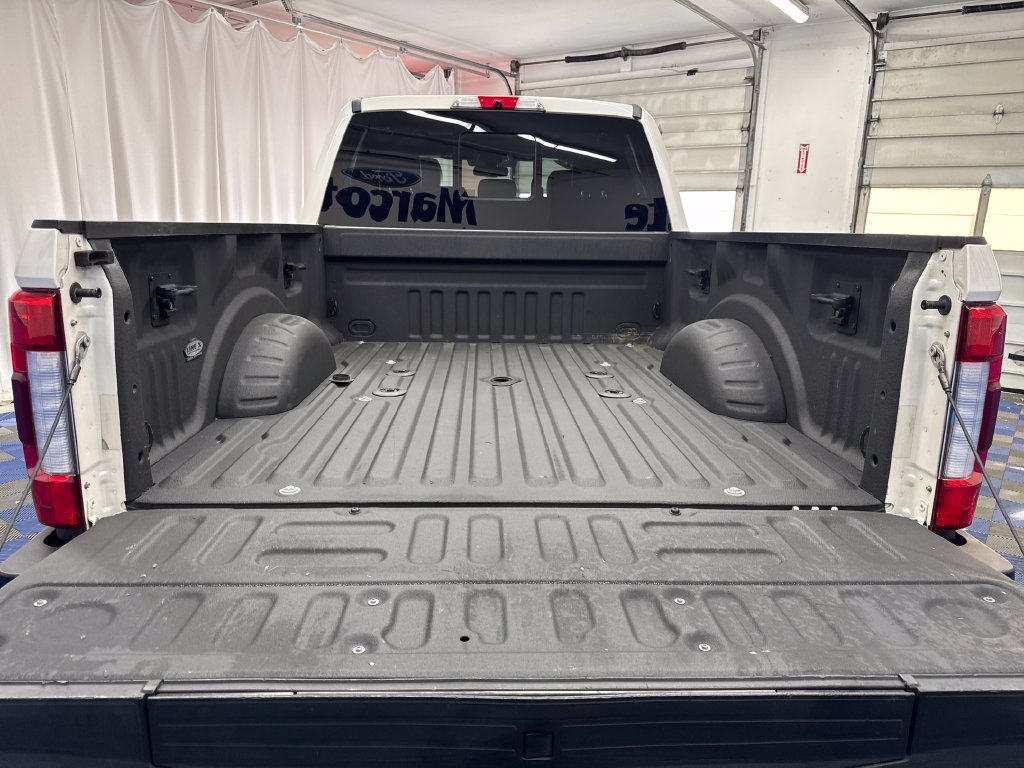 Used 2019 Ford F350 Platinum w/ Platinum Ultimate Package AWD/4WD image 26