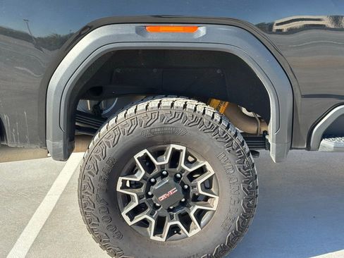 Used 2026 GMC Sierra 2500 AT4X image 10