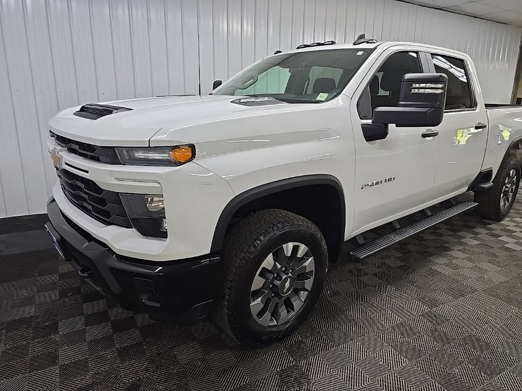 Used 2024 Chevrolet Silverado 2500 Custom w/ Custom Value Package AWD/4WD image 8