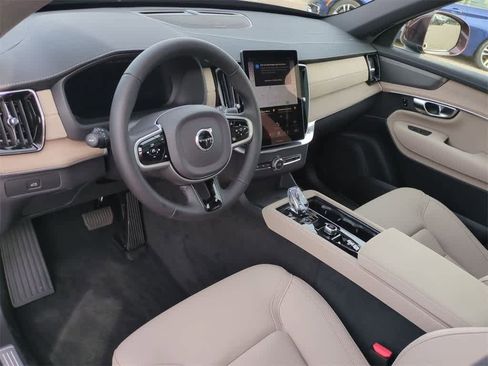 New 2026 Volvo XC90 B6 Plus image 2