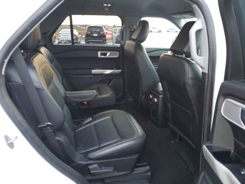 Used 2022 Ford Explorer Limited w/ Equipment Group 301A image 31