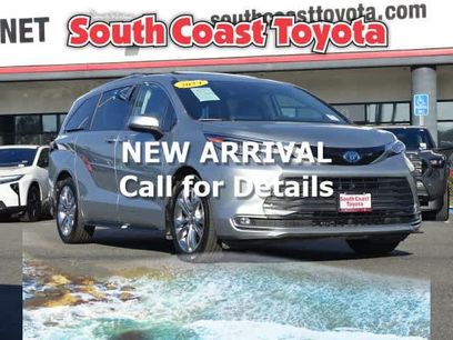 Used 2024 Toyota Sienna Platinum