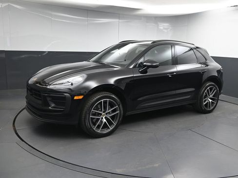 Used 2026 Porsche Macan image 1