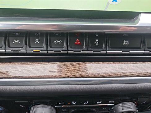 Used 2023 Chevrolet Silverado 1500 LT image 34