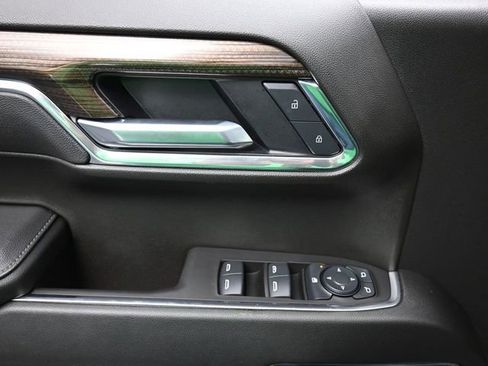 Used 2025 Chevrolet Silverado 1500 LT Trail Boss w/ Convenience Package II image 18