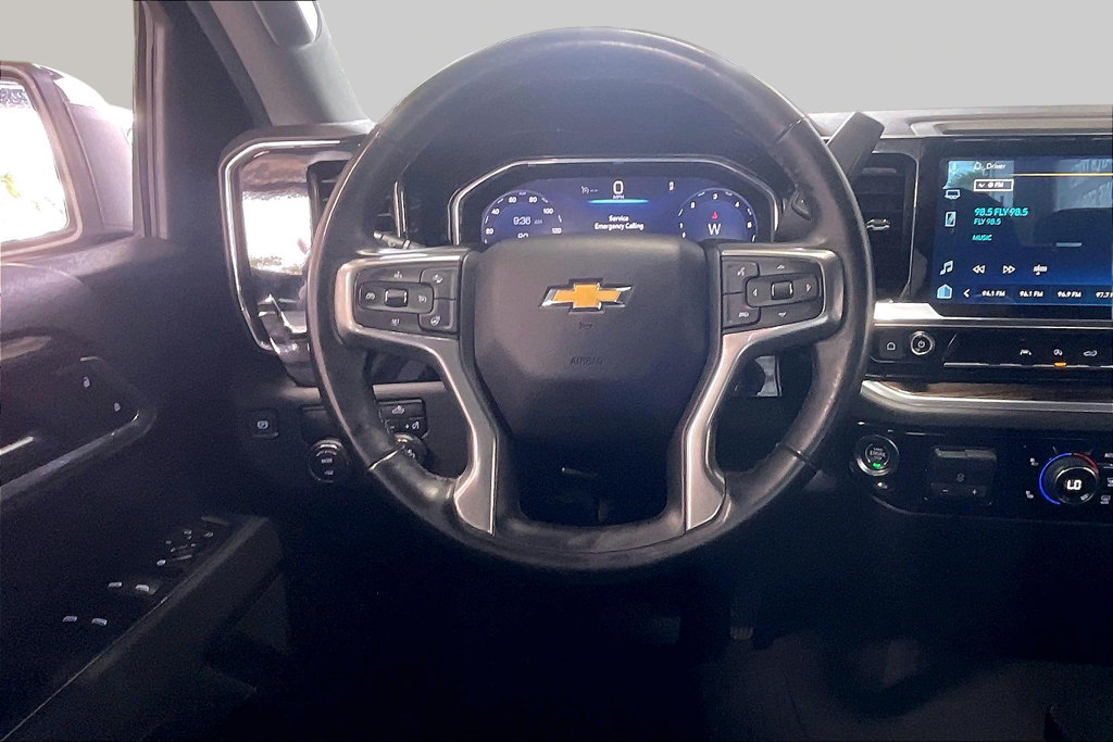 Used 2025 Chevrolet Silverado 1500 LT RWD image 5