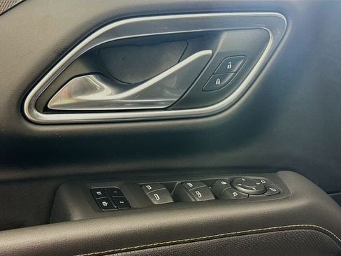 Used 2023 GMC Yukon AT4 w/ AT4 Premium Package AWD/4WD image 19