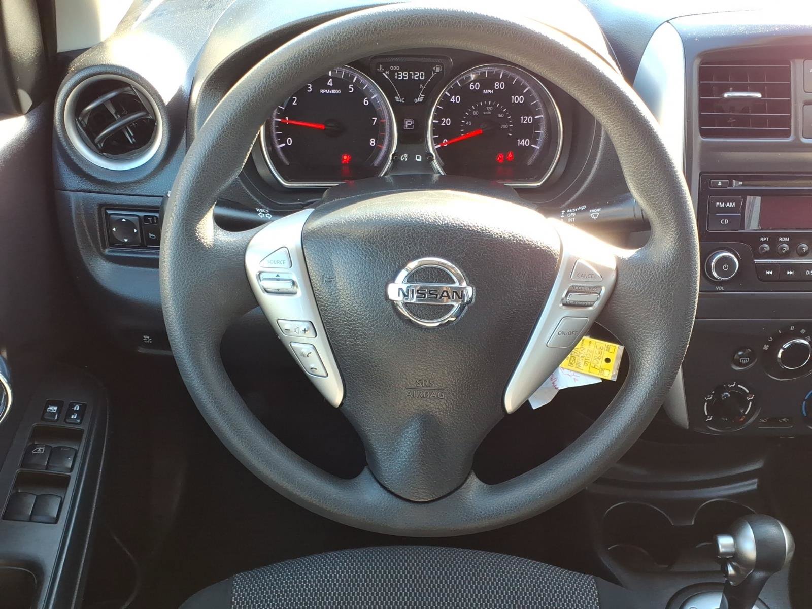 Used 2016 Nissan Versa SV FWD image 5