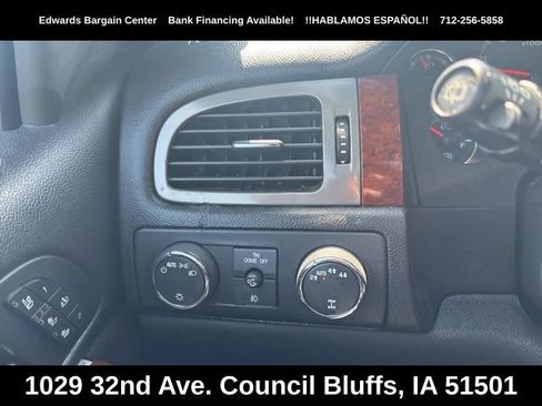 Used 2013 Chevrolet Suburban LTZ AWD/4WD image 25