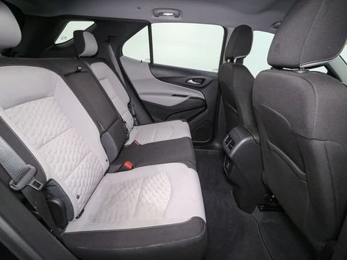 Used 2020 Chevrolet Equinox LS FWD image 17