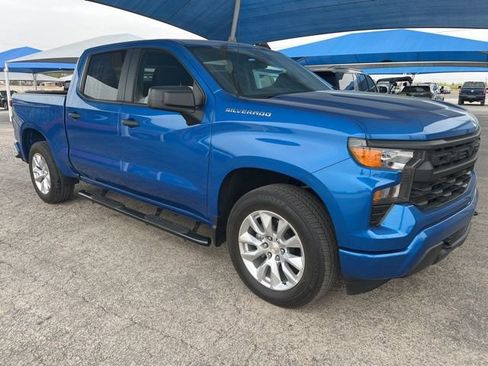 Used 2024 Chevrolet Silverado 1500 Custom image 3