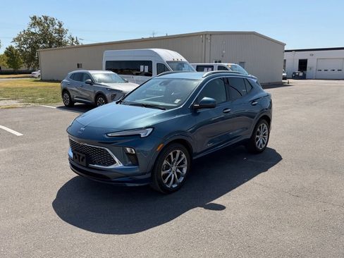 Used 2024 Buick Encore GX Avenir w/ Avenir Technology Package FWD image 8