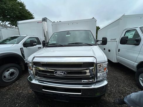 New 2027 Ford E-350 and Econoline 350 Super Duty w/ Power Equipment Group RWD image 2