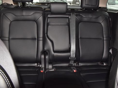 New 2026 Lincoln Corsair Premiere image 20