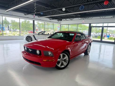 Used 2006 Ford Mustang GT RWD image 1