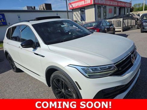 Used 2022 Volkswagen Tiguan SE R-Line AWD/4WD image 1