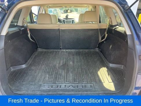 Used 2011 Subaru Outback 2.5i Limited w/ PWR Moonroof Pkg AWD/4WD image 18