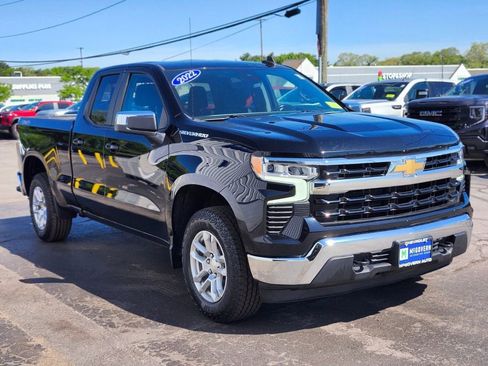 Used 2022 Chevrolet Silverado 1500 LT AWD/4WD image 7