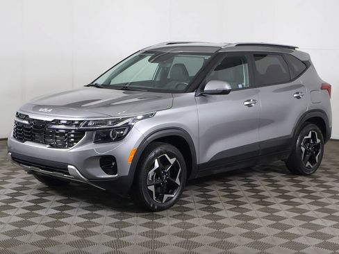 Used 2025 Kia Seltos S AWD/4WD image 8