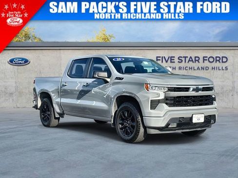 Used 2025 Chevrolet Silverado 1500 RST w/ Z71 Off-Road Package AWD/4WD image 1