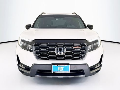 Used 2023 Honda Passport TrailSport image 2