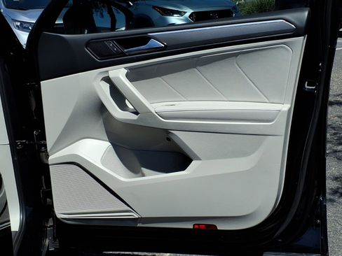 Certified 2023 Volkswagen Tiguan SE R-Line image 15