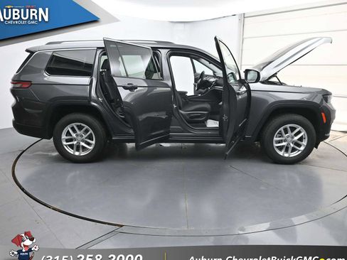 Used 2023 Jeep Grand Cherokee L Laredo AWD/4WD image 43