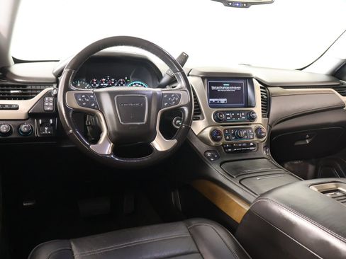 Used 2018 GMC Yukon Denali w/ Denali Ultimate Package AWD/4WD image 2