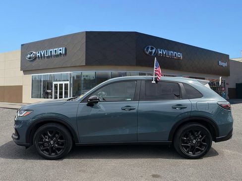 Used 2023 Honda HR-V Sport image 5