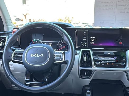 Used 2023 Kia Sorento EX image 10