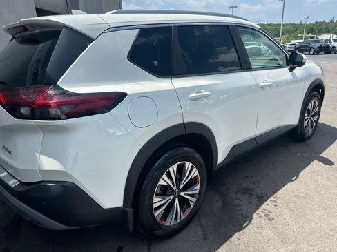 Used 2023 Nissan Rogue SV w/ SV Premium B Package AWD/4WD image 6