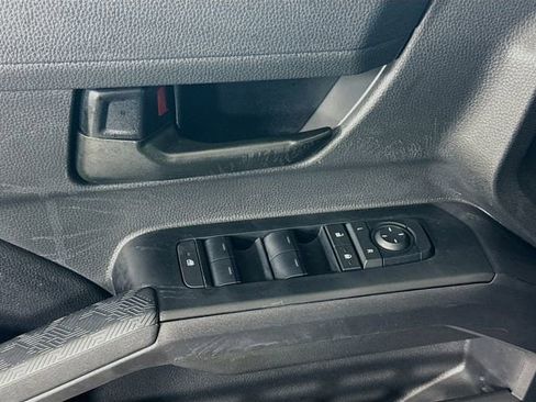 Certified 2025 Toyota Tacoma SR5 AWD/4WD image 17
