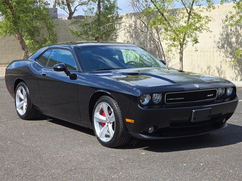 Used 2008 Dodge Challenger SRT8 RWD image 2