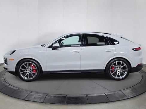 Certified 2024 Porsche Cayenne S AWD/4WD image 2