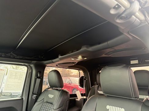 Used 2023 Jeep Wrangler Sport S image 26