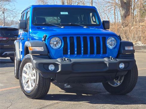 Used 2023 Jeep Wrangler Sport S image 3
