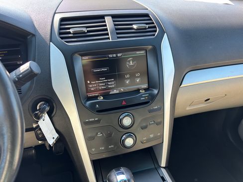 Used 2015 Ford Explorer XLT w/ Equipment Group 202A image 15