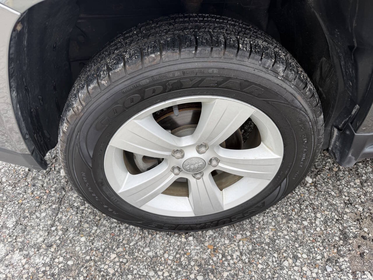 Used 2014 Jeep Compass Latitude AWD/4WD image 24
