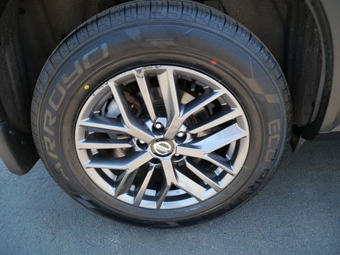 Used 2021 Nissan Rogue S AWD/4WD image 37