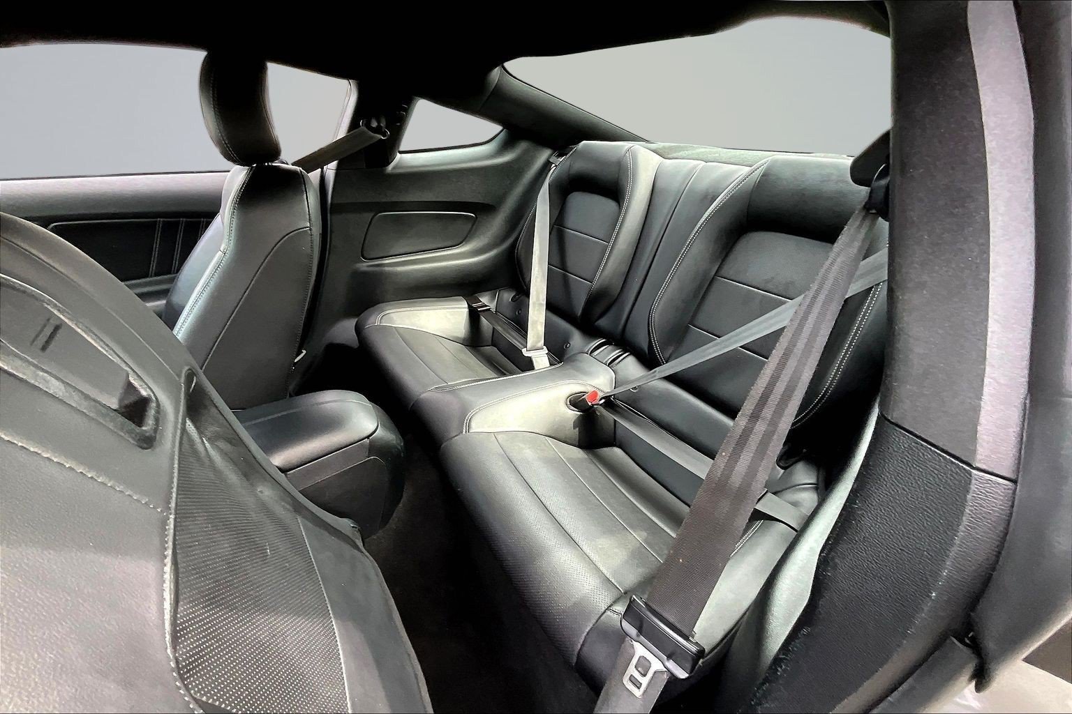 Used 2022 Ford Mustang Premium RWD image 19