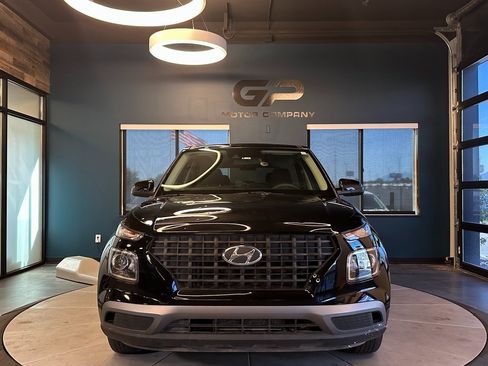Used 2021 Hyundai Venue SE image 8