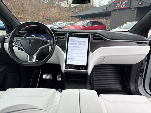 Used 2016 Tesla Model X 60D image 35