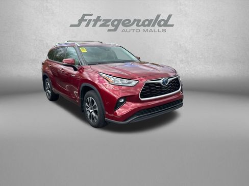 Used 2020 Toyota Highlander XLE AWD/4WD image 1