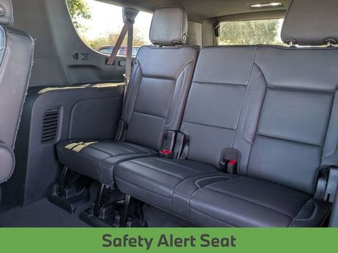 Used 2024 GMC Yukon XL Denali image 31