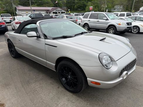 Used 2005 Ford Thunderbird RWD image 3