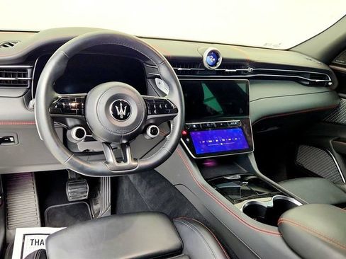 Used 2023 Maserati Grecale Trofeo AWD/4WD image 12
