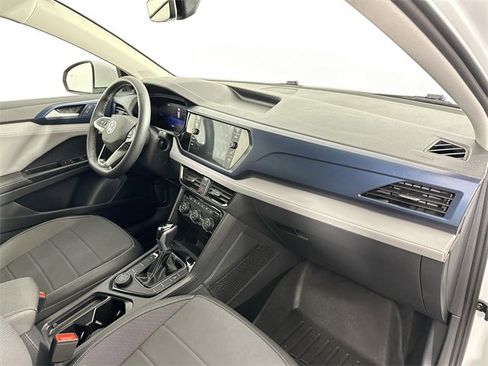 Used 2024 Volkswagen Taos SE image 29